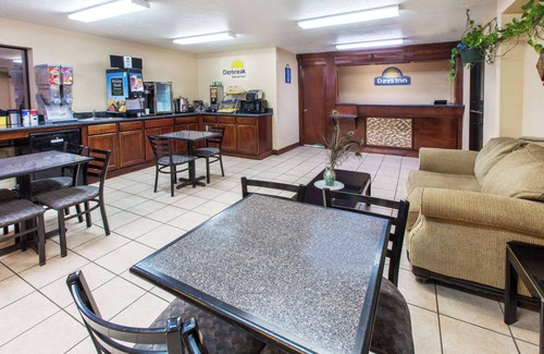 El Reno Hotel | Days Inn by Wyndham El Reno