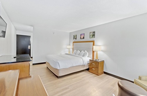 Erie Hotel | Days Inn by Wyndham Erie