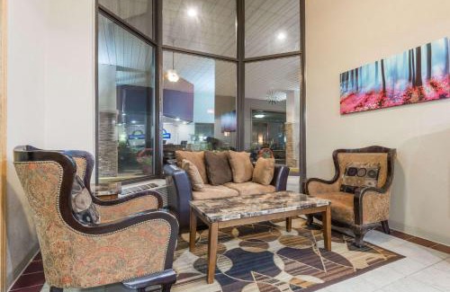 Gillette Hotel | Days Inn by Wyndham Gillette