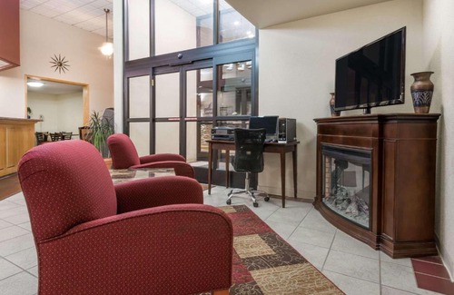 Gillette Hotel | Days Inn by Wyndham Gillette