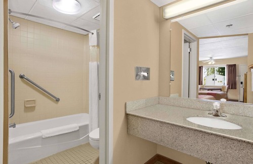 Harrisburg - Hershey Hotel | Days Inn by Wyndham Harrisburg North