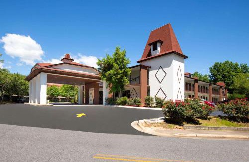 Helen Hotel | Days Inn by Wyndham Helen