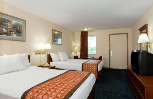 Indianapolis Hotel | Days Inn by Wyndham Indianapolis East Post Road