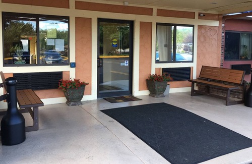 Leominster Hotel | Days Inn by Wyndham Leominster/Fitchburg Area