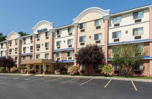 Leominster Hotel | Days Inn by Wyndham Leominster/Fitchburg Area