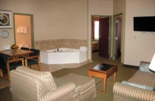 Luray Hotel | Days Inn by Wyndham Luray Shenandoah