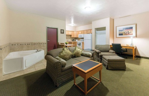 Luray Hotel | Days Inn by Wyndham Luray Shenandoah