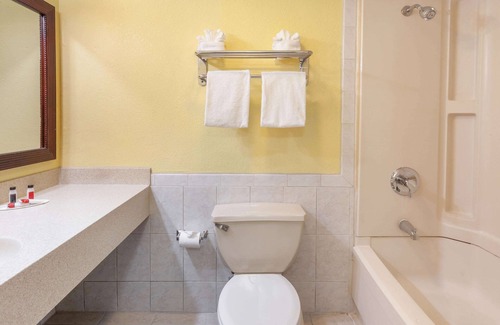 Nanuet Hotel | Days Inn by Wyndham Nanuet/Spring Valley