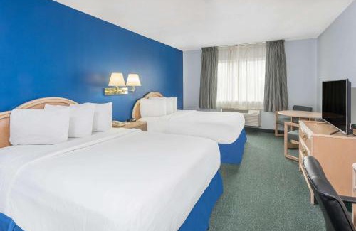 Osage Beach Hotel | Days Inn by Wyndham Osage Beach Lake of the Ozarks