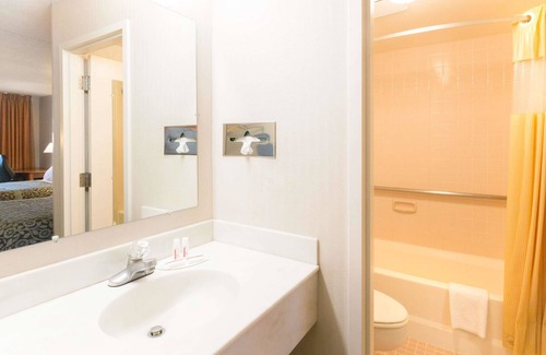 Richmond Hotel | Days Inn by Wyndham Richmond