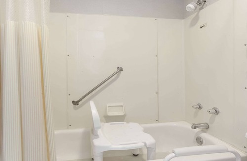 Seymour Hotel | Days Inn by Wyndham Seymour