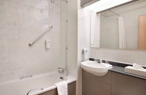 Southampton Hotel | Days Inn by Wyndham Southampton Rownhams