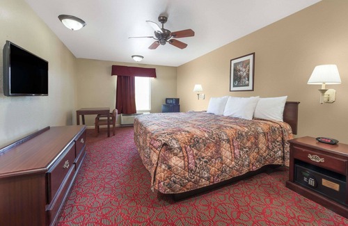 St. Peters Hotel | Days Inn by Wyndham St Peters/St Charles