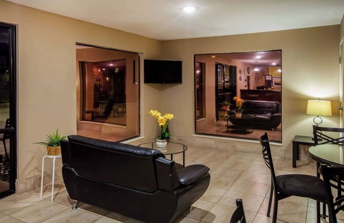 Sulphur Hotel | Days Inn by Wyndham Sulphur LA