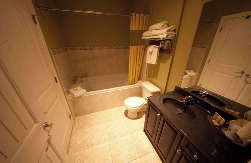 Surrey Hotel | Days Inn by Wyndham Surrey