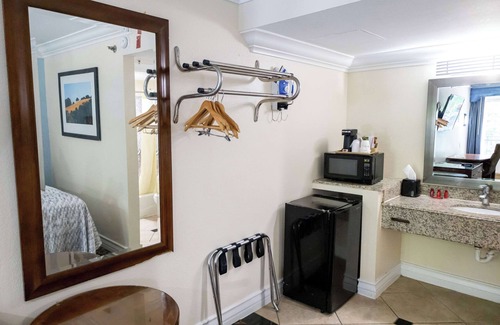 College Park Hotel | Days Inn By Wyndham College Park Atlanta Airport South