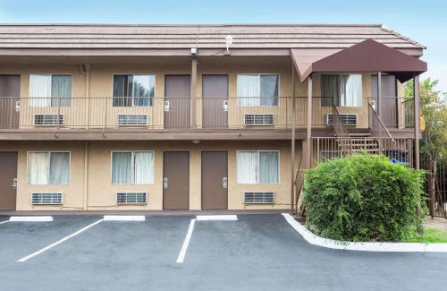 Patton Hotel | Days Inn by Wyndham in San Bernardino