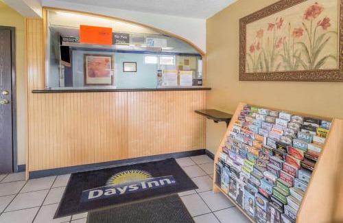 Patton Hotel | Days Inn by Wyndham in San Bernardino
