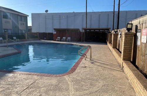 South Side Hotel | Days Inn & Suites by Wyndham Corpus Christi Central