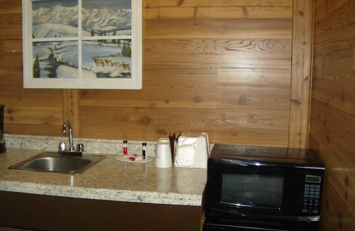 Terre Haute Hotel | Days Inn & Suites by Wyndham Terre Haute