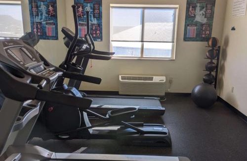 Castle Rock Hotel | Days Inn & Suites by Wyndham Castle Rock