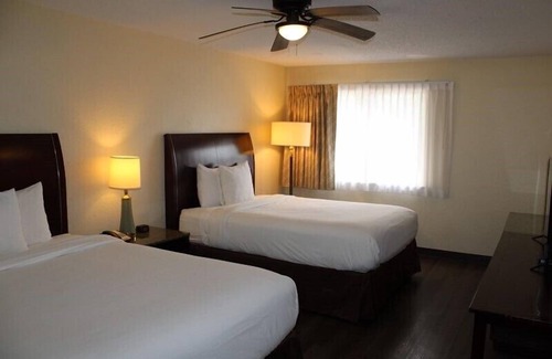 Marshall Hotel | Days Inn & Suites by Wyndham Marshall
