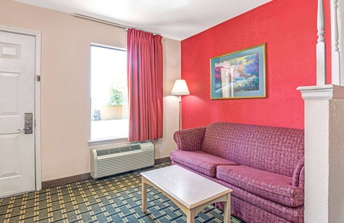 Osceola Hotel | Days Inn & Suites by Wyndham Osceola AR