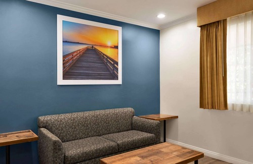 La Mesa Hotel | Days Inn & Suites by Wyndham San Diego SDSU