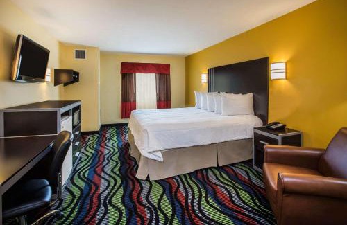 Grovetown Hotel | Days Inn & Suites by Wyndham Augusta Near Fort Eisenhower