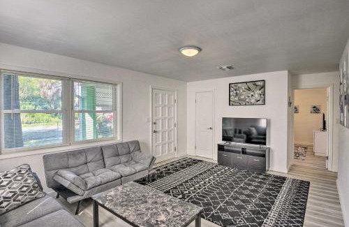 Kingston House | Daytona Beach Escape with Studio Less Than 3 Mi to Beach!