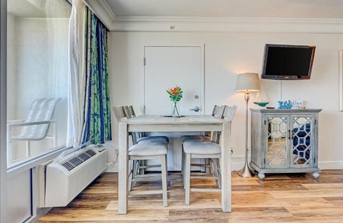 Ortona Park Hotel | Daytona Beach Resort 916