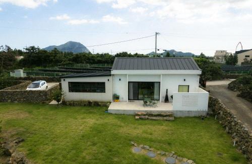 Andeok House | Dazayo Anseong Gangsaengi House - Pet Friendly