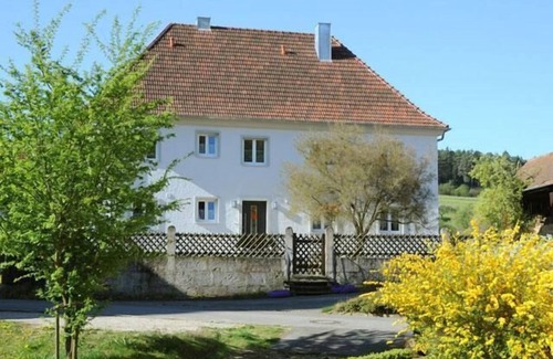 Staffelstein Apartment | Gemütliches Feriendomizil (49qm) mit kostenfreiem WLAN und Garten