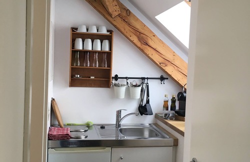 Westend Apartment | Room in a quiet attic apartment, forest, water,