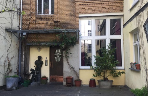 Friedrichshain-Kreuzberg Apartment | Apartment in the heart of Kreuzberg, loft,art,pubs,bars,nightlife,WiFi,up to 4 persons