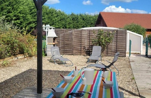 Le Theil Cottage | De Fontariol Cottage with pool and Wi-Fi in Le Theil for 6 guests