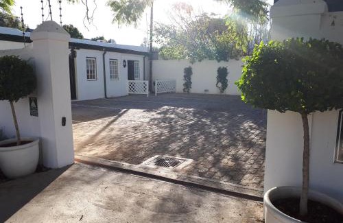 Graaff-Reinet Apartment | De Kothuize 4