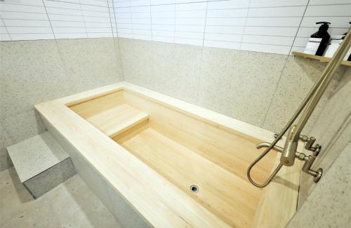 Chungmu Hotel | De Lamour Hotel