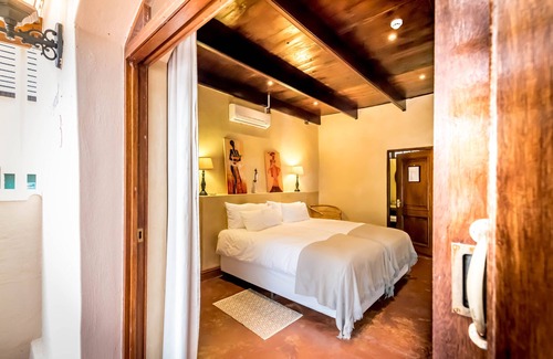 Paarl Bed & Breakfast | De Leeuwenhof Estate