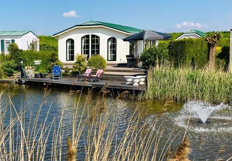 Sint-Annaland Ski Chalet | De Parel van Zeeland met jacuzzi en sauna