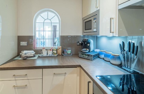 Eastbourne House | De Rosa