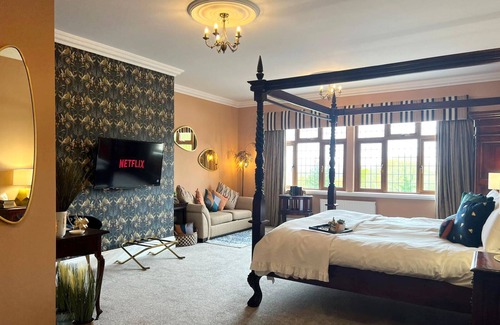 Warley Hotel | De Rougemont Manor Hotel & Suites