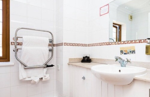 Warley Hotel | De Rougemont Manor Hotel & Suites