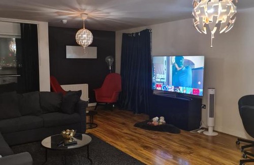 Glyndon Apartment | De Sarks