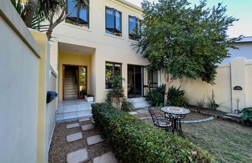 Franschhoek Villa | DE WET 5 FRANSCHHOEK