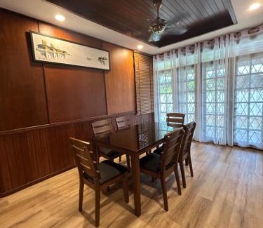 Kuching Villa | De Wooden Bungalow - Stutong Kuching