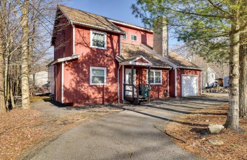 Tobyhanna House | Deck and Fire Pit Tobyhanna Home 15 Mi to Skiing!