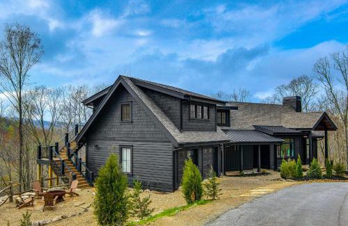 Glenville House | Deck and Mountain Views Black Chalet in Glenville