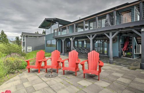 Union House | Deck and Sweeping Views Family Union Home