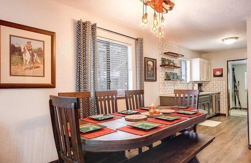 Kachina Village Cabin | Deck w Hammocks AIR Conditioning & EV Charger! Escape to the Woods - Flagstaff Rental Cabin